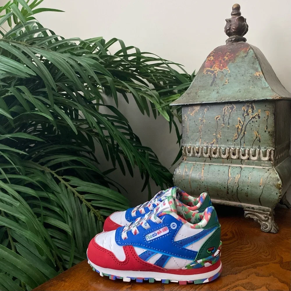 Reebok Toddler Light-Up Classic Leather Step N Flash Sneakers